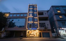 Fabhotel Spring - Nr Golden Temple